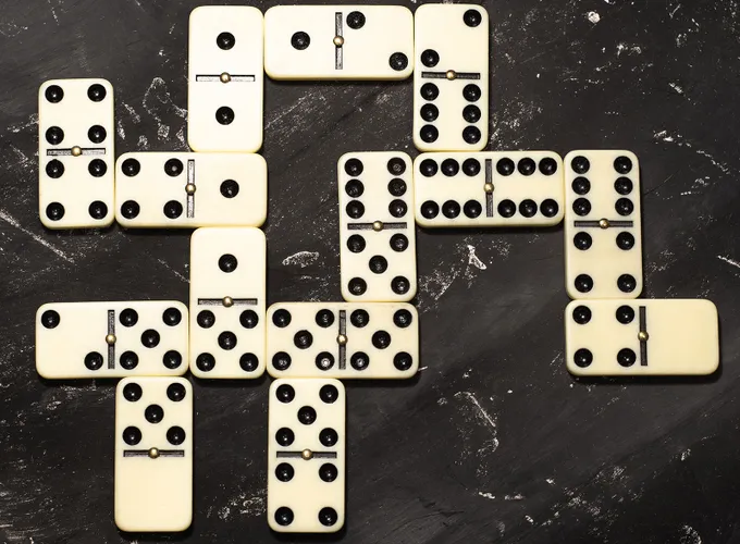 Dominoes 2